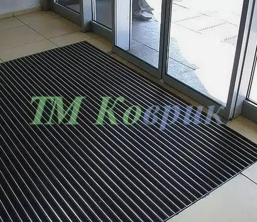 Решітка під вхідні двері “Льон” (2 гуми+2 щітки+скребок) 1м²