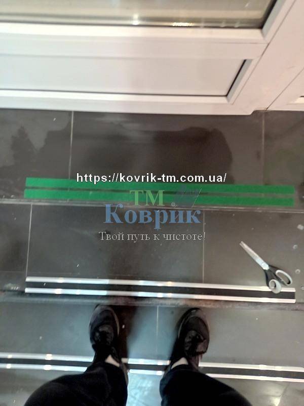 Протиковзка стрічка (Стандартної зернистості, кольорова) — фото 2